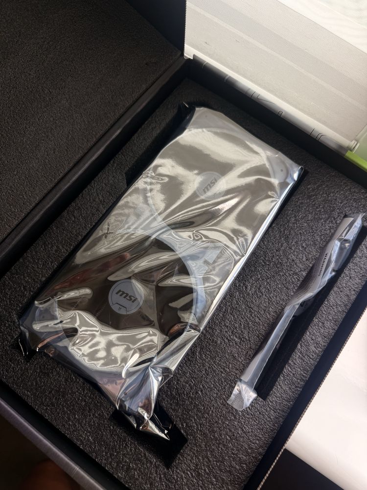 Відеокарта msi GEFORCE RTX 5070 Ventus 2X
