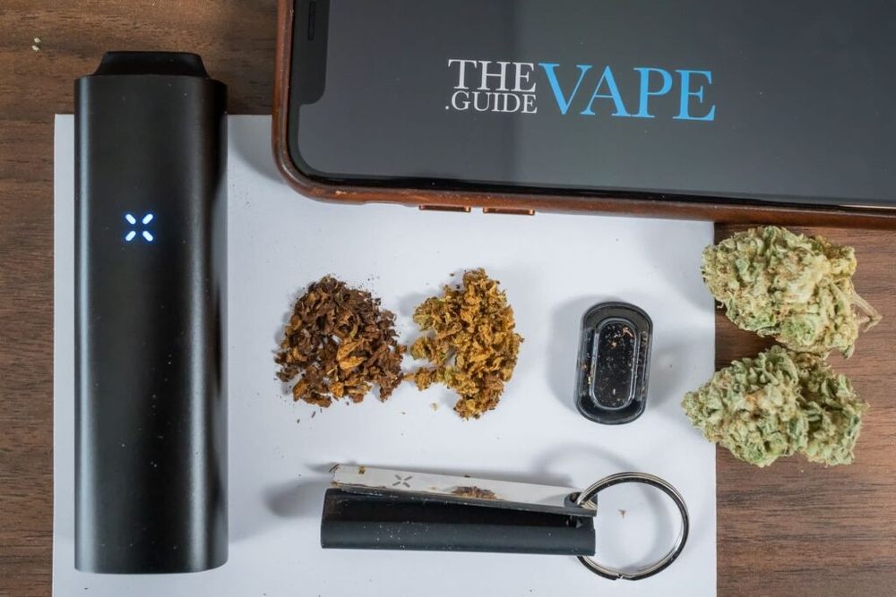 PAX 3 Dourado smart vaporizer complete kit