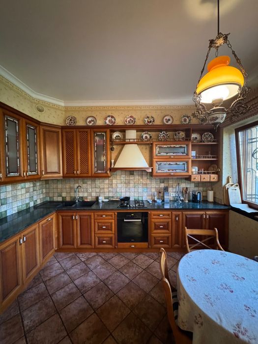 Оренда 4-кімн. квартири в центрі міста