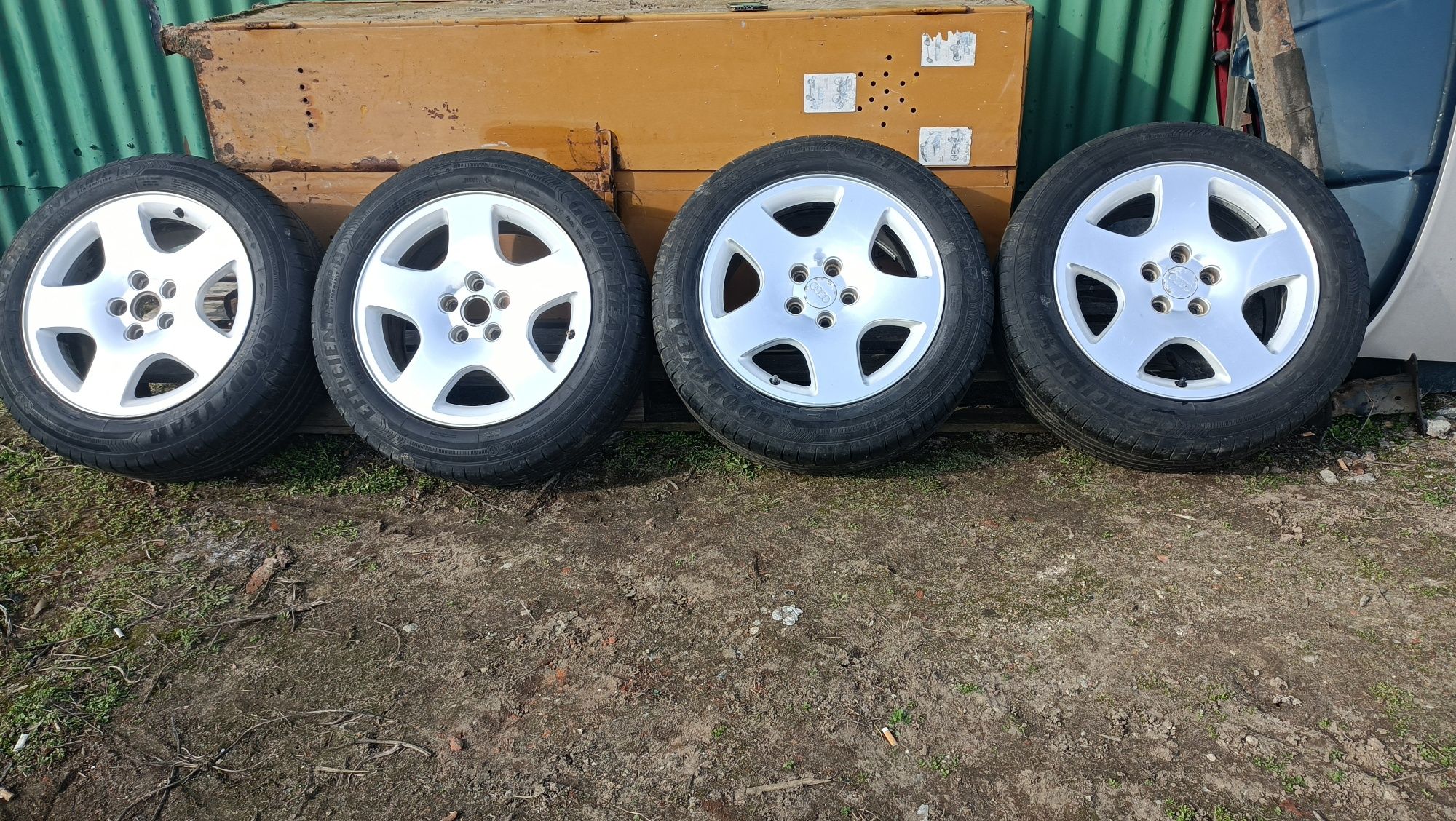 Koła alufelgi 5x112 17 AUDI A8 S8 D2 Oryginał 225/55/17 Lato felgi