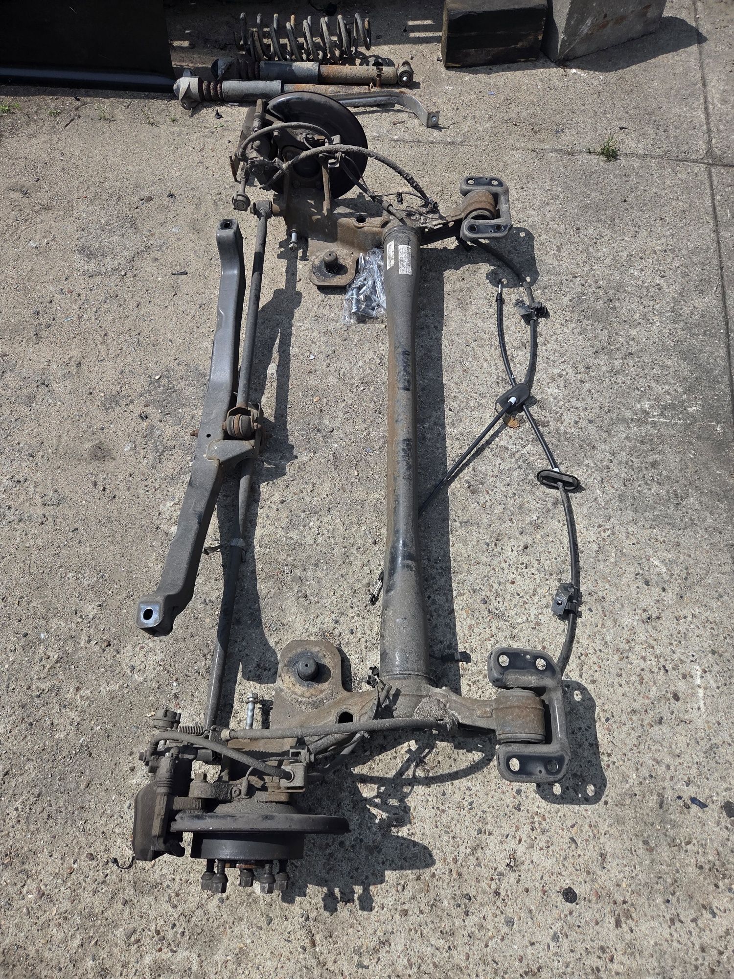 Belka oś zawieszenie tył opel Astra J kombi lift