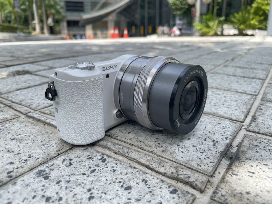 Sony a5100 wifi com lente 16-50mm e bolsa