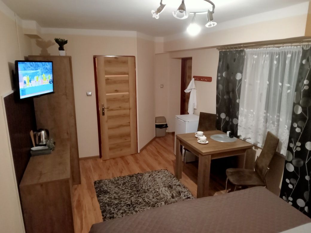 Pokoje, widok na jezioro, sauna, jacuzzi ok Mrą