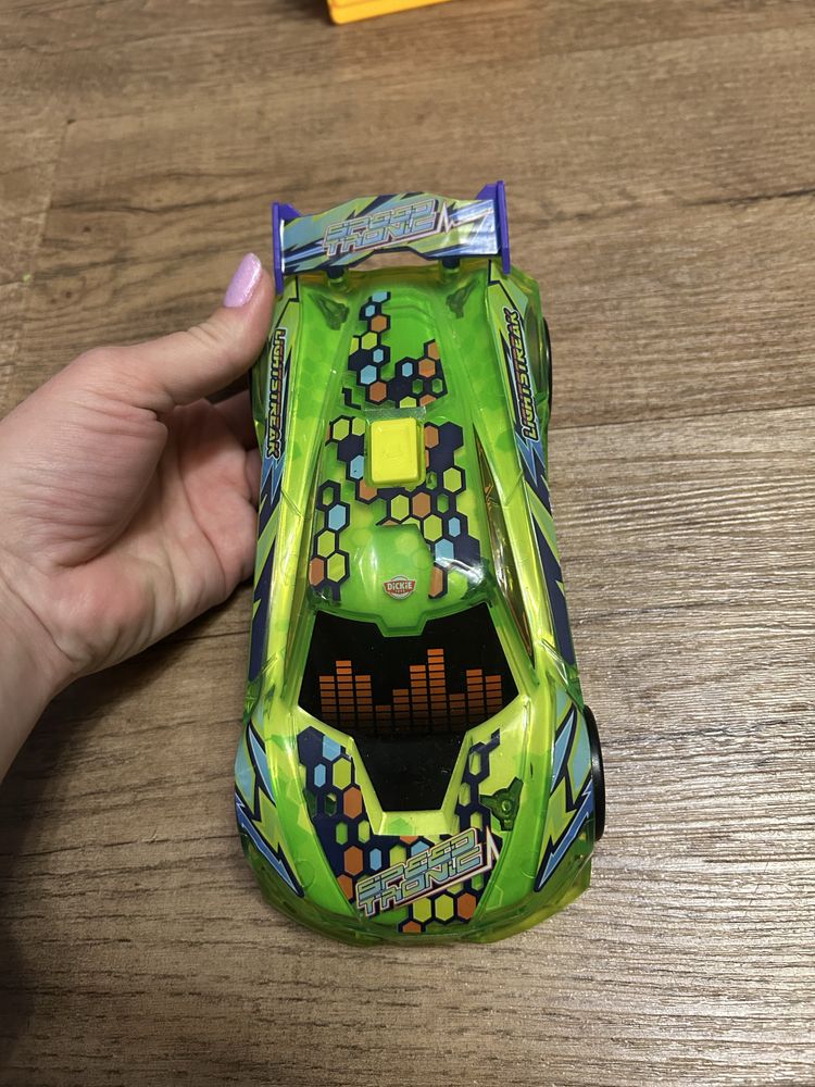 Autko swiecace wydajace dzwieki