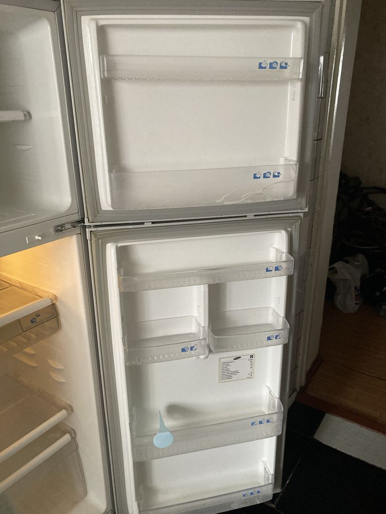 Холодильник NoFrost Samsung SR-34RMB