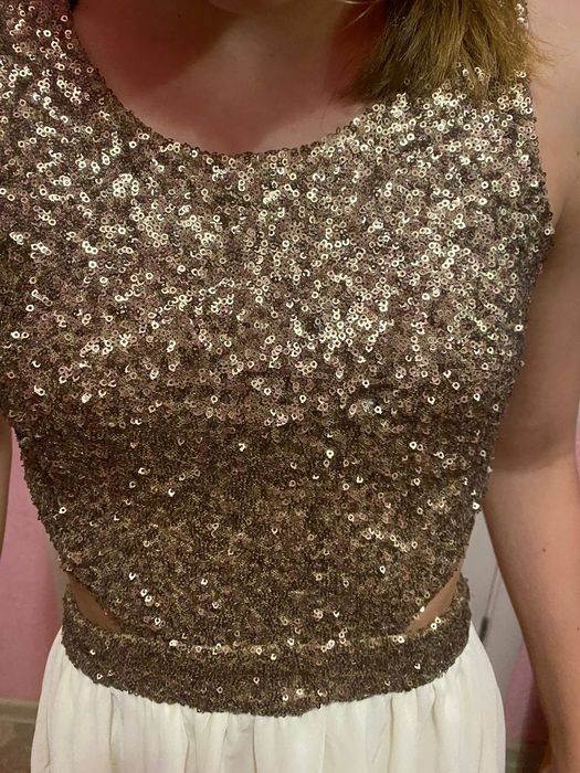 Плаття в паєтках