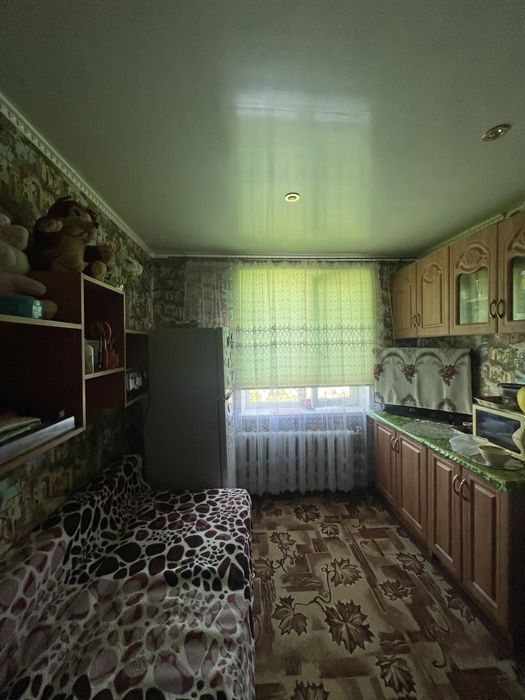 Сдам для девушки комнату на Победе  с хорошей , адекватной хозякой