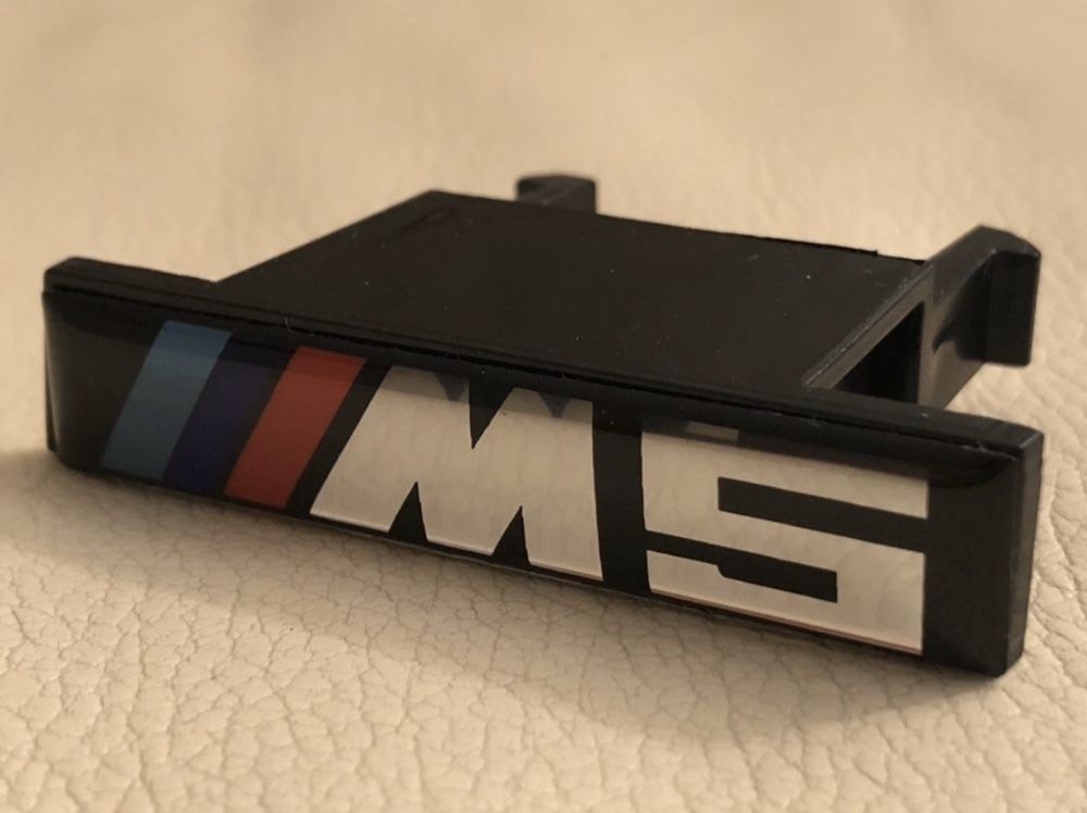 логотип(шильдик) м3,м5, для Bmw f series в ноздри м style.