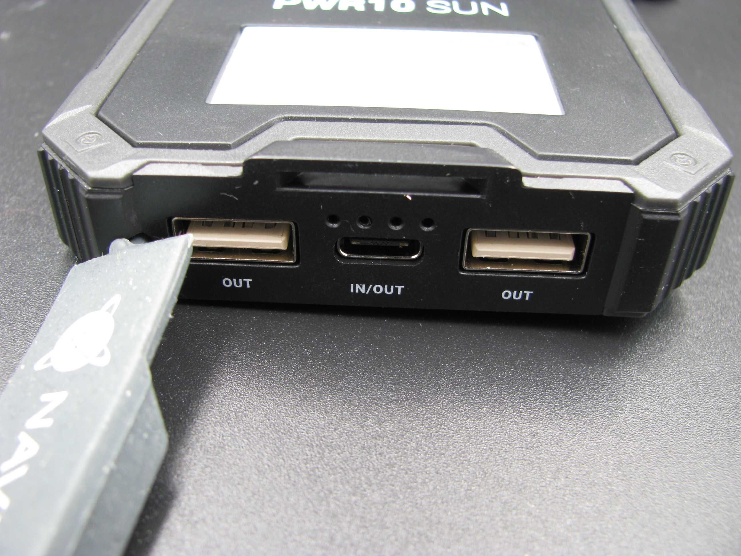 Power bank NAVITEL solarny z latarką 10 000mAh do Nokia Samsung iPhon