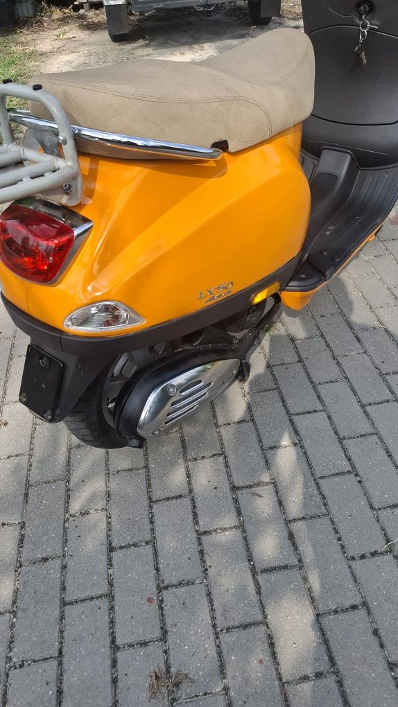 Piaggio Vespa LX 50