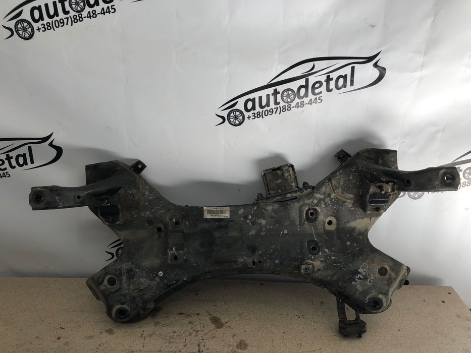 ПІдрамник Hyundai IX35 передня балка Tucson подрамник 624012Y500