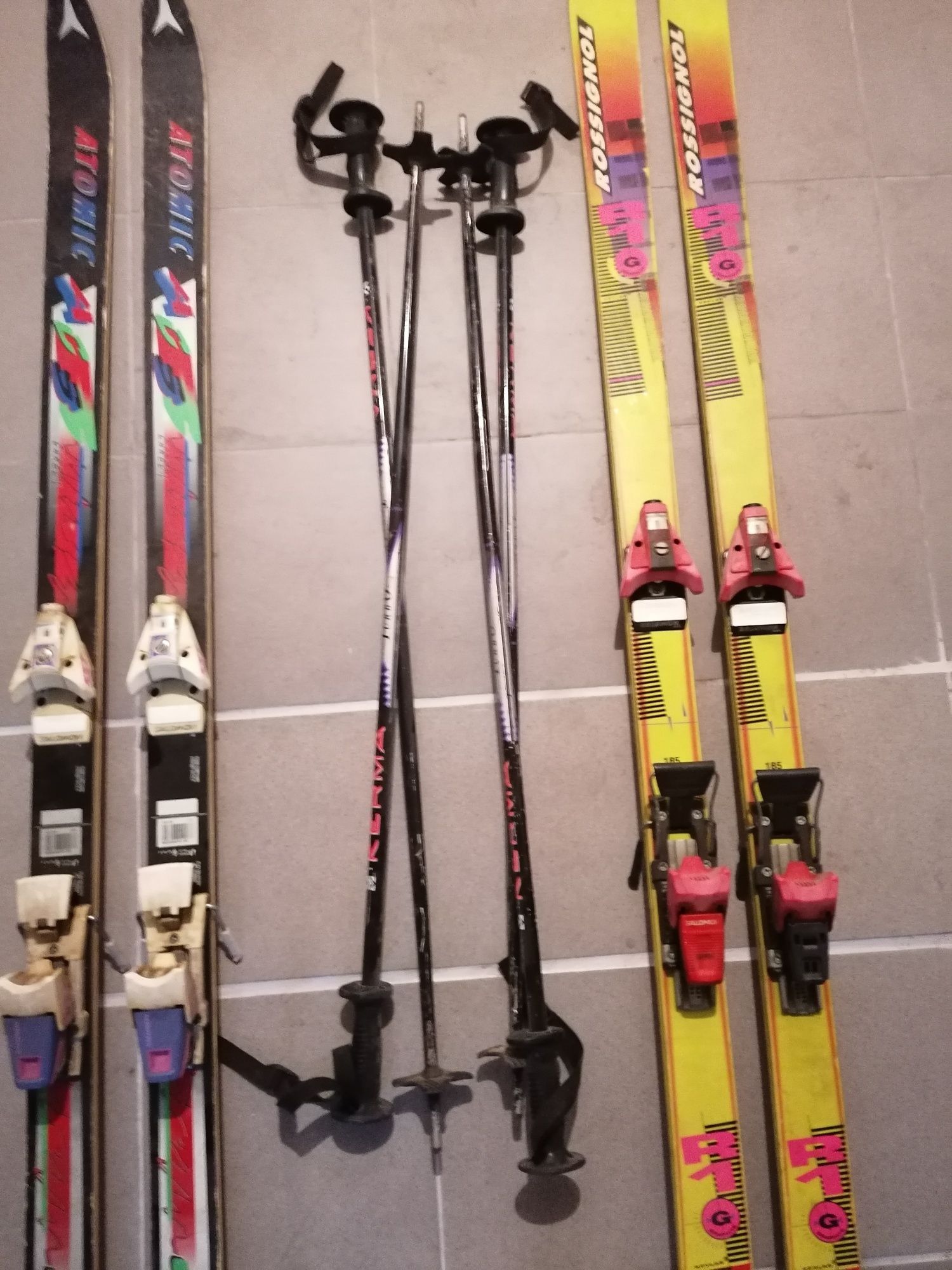 Vendo ski (skis) e batons antigos