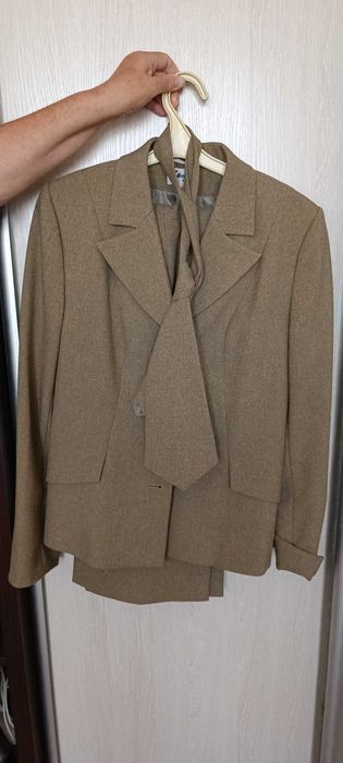 Классический брючный костюм