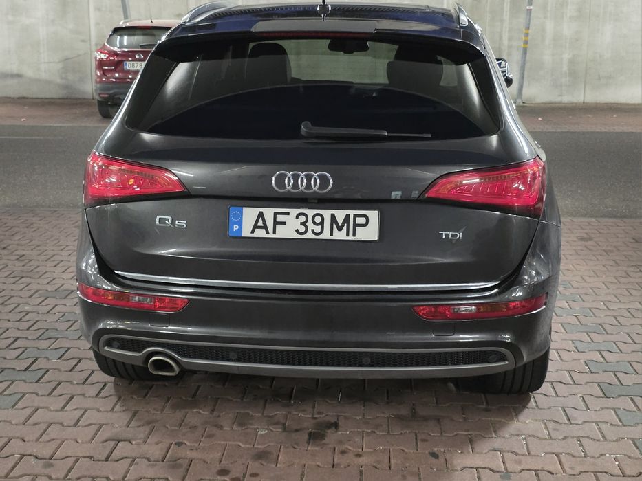 Audi Q5 S line .