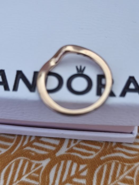 Anel Pandora rosa gold