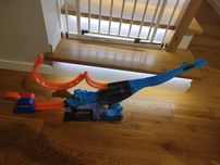 Tor Hot Wheels City Pętla T-Rexa HKX42