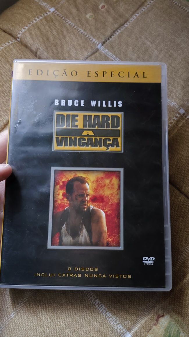 Die Hard A Vingança e Die Hard Assalto Ao Arranha Céus