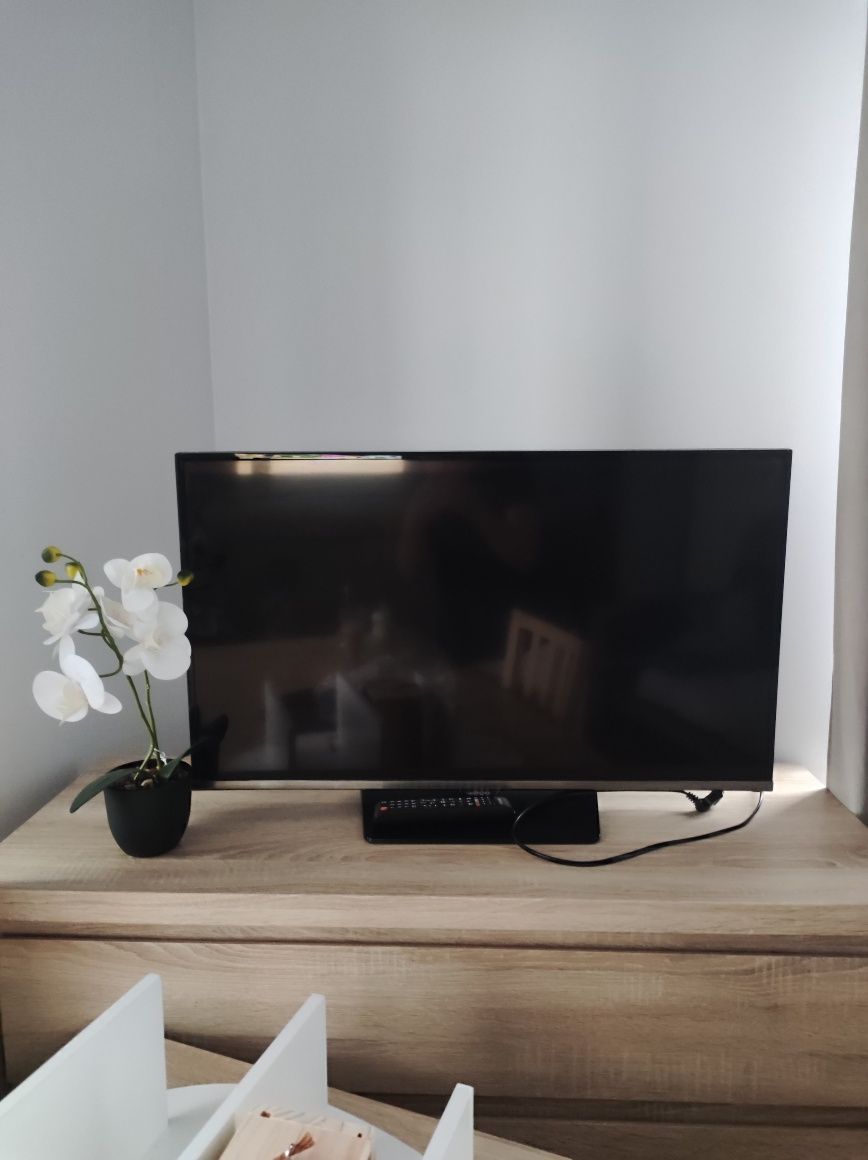 Telewizor Samsung 32 cale pilot w zestawie