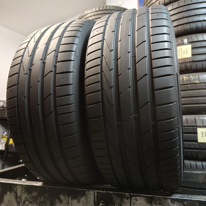 235/40/19 XL Sprzedam parę opon letnich Hankook
