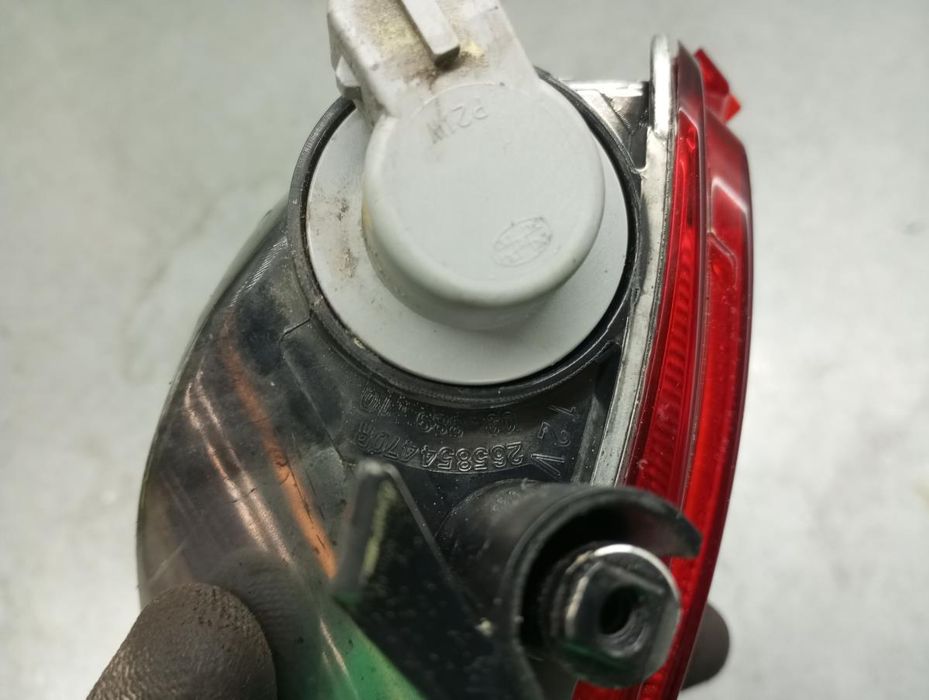 Farolim nevoeiro trás esquerdo DACIA Sandero III