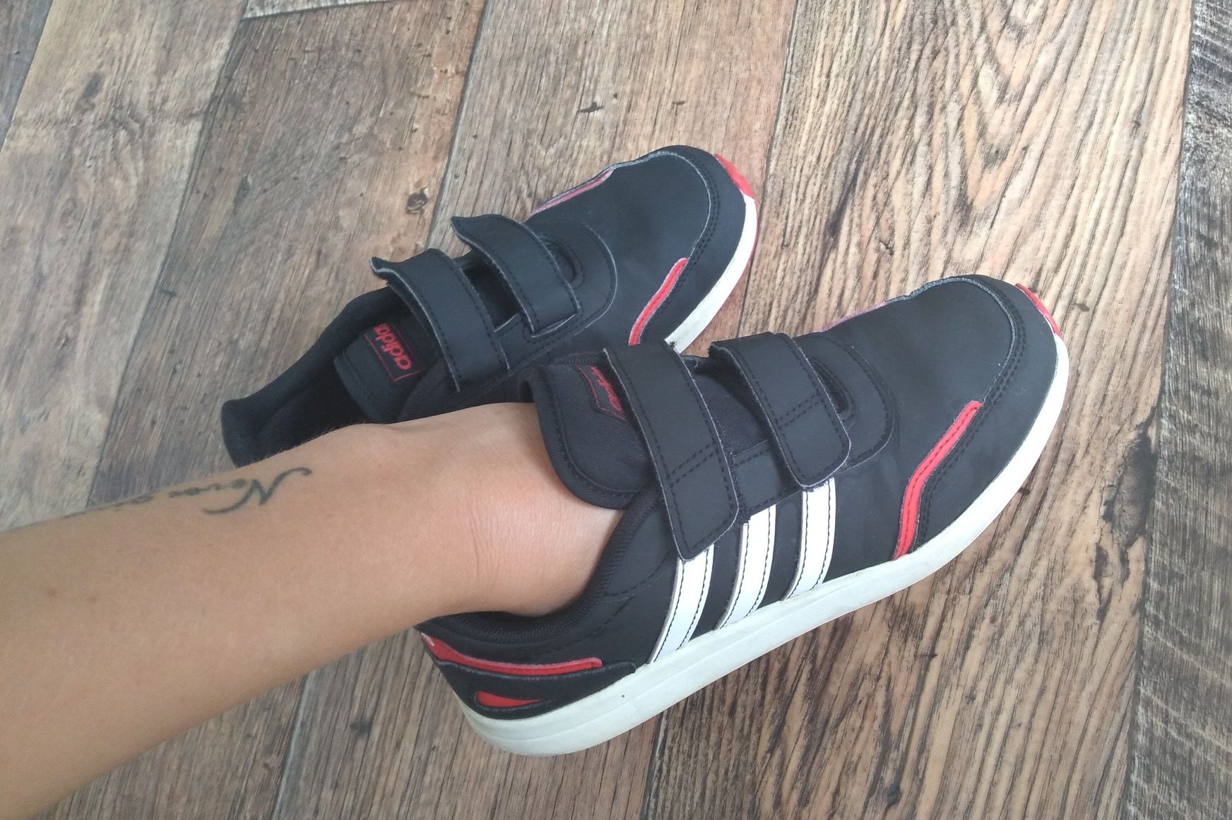 Buty z adidasa dziecięce rozmiar 34