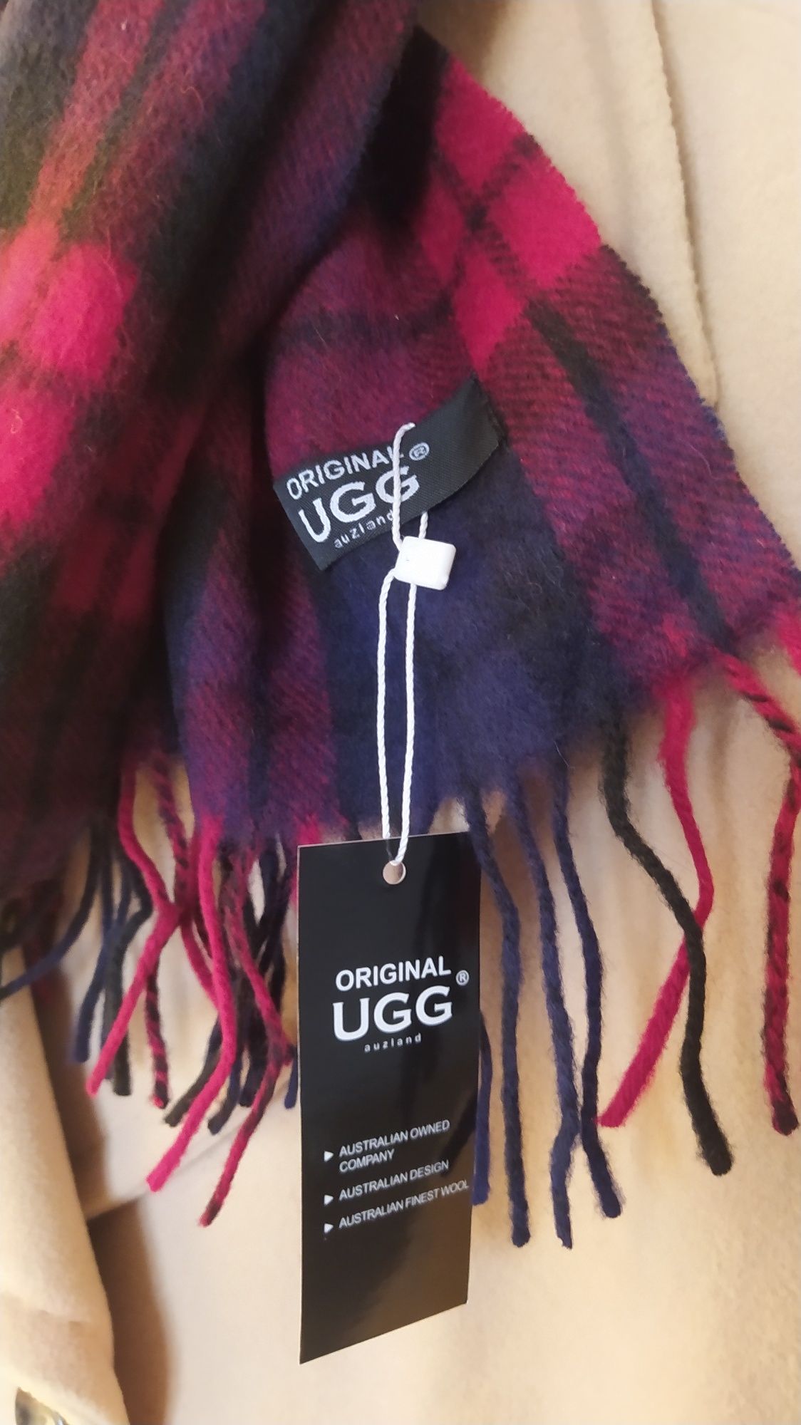 Вовняний шарф Ugg Original auzland, made in Australia.
Made in Scotlan