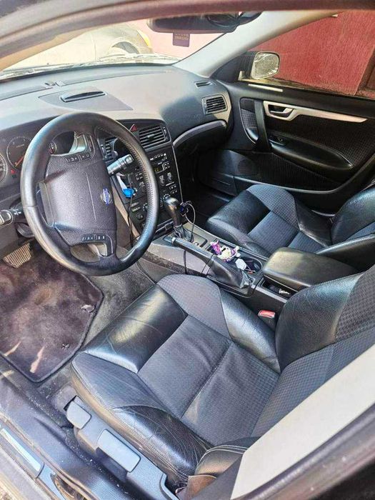 Автомобіль Volvo V 70