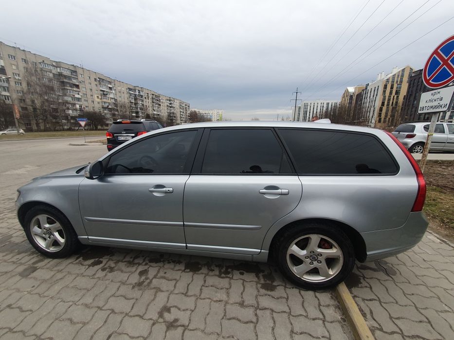 Автомобіль вольво