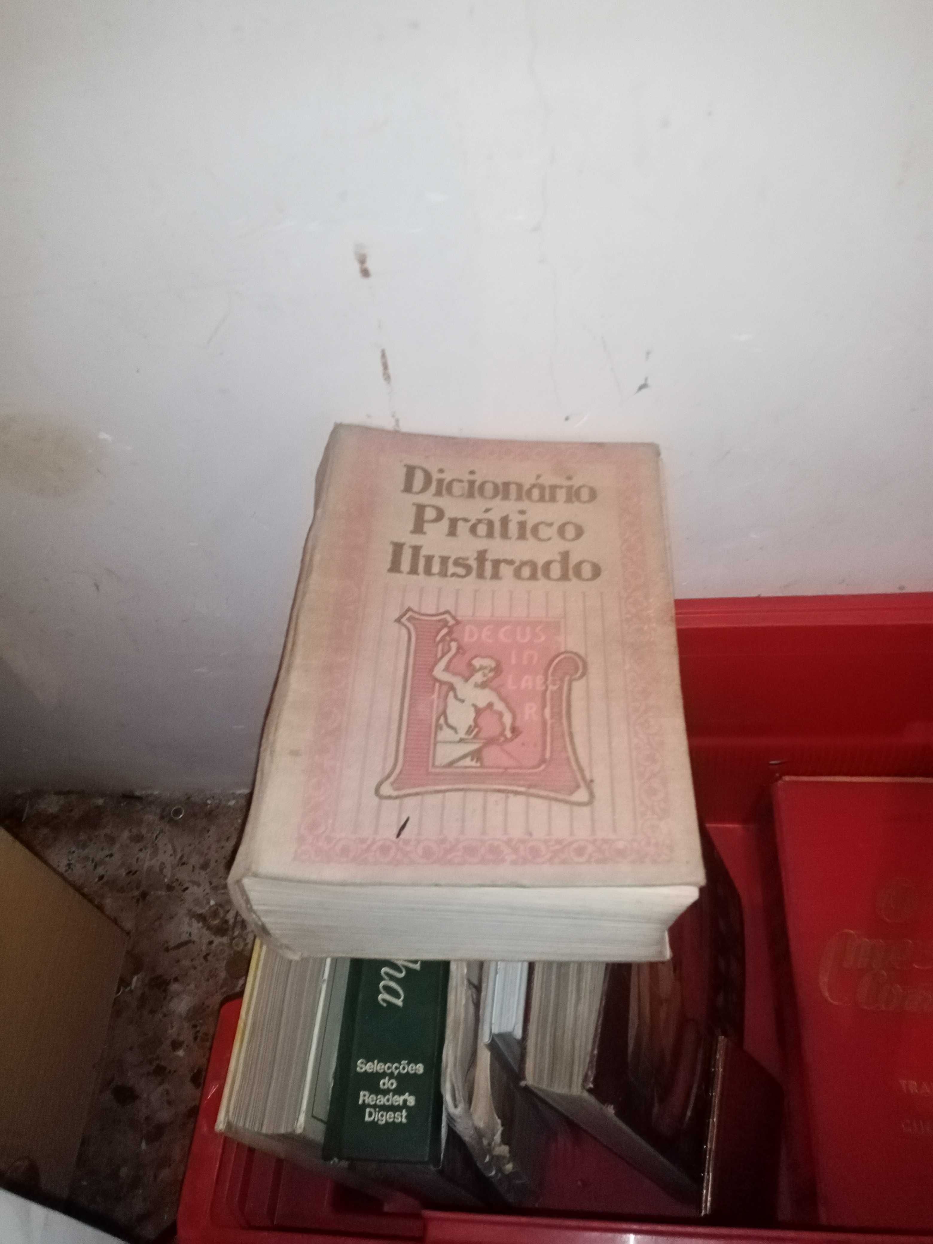 Dicionário antigo