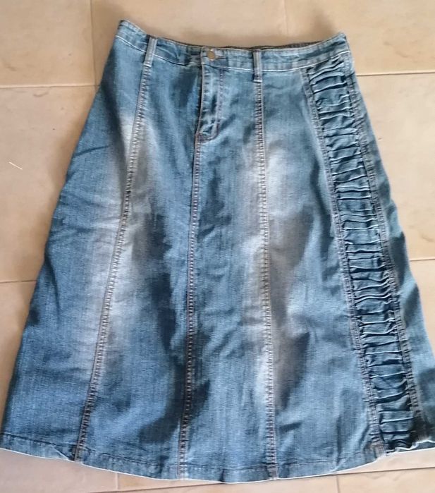 Saia em ganga, por 5€