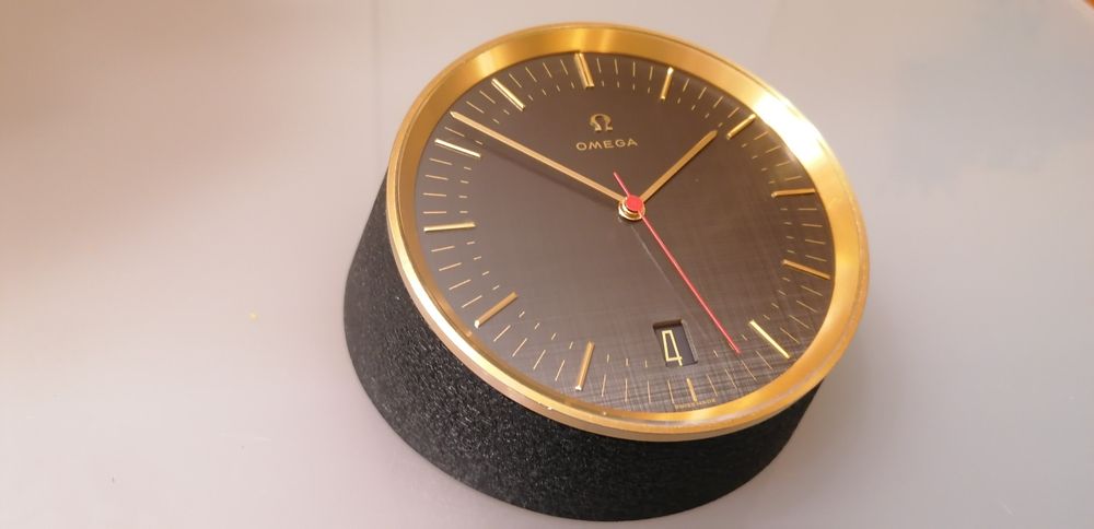 Relógio omega mesa truncated electromecânico