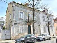 Moradia T6+2 na Avenida Dr. Dias da Silva