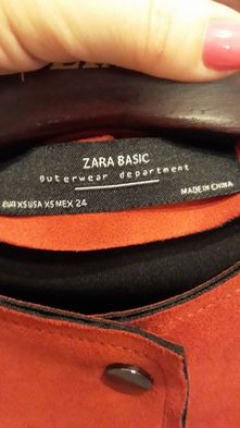 Czerwony płaszczyk zamszowy Zara Xs