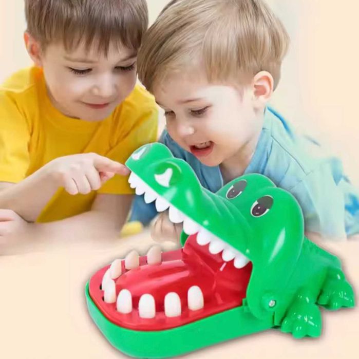 НОВАЯ Детская игра Зубы крокодила кусания пальцев для проверки реакции