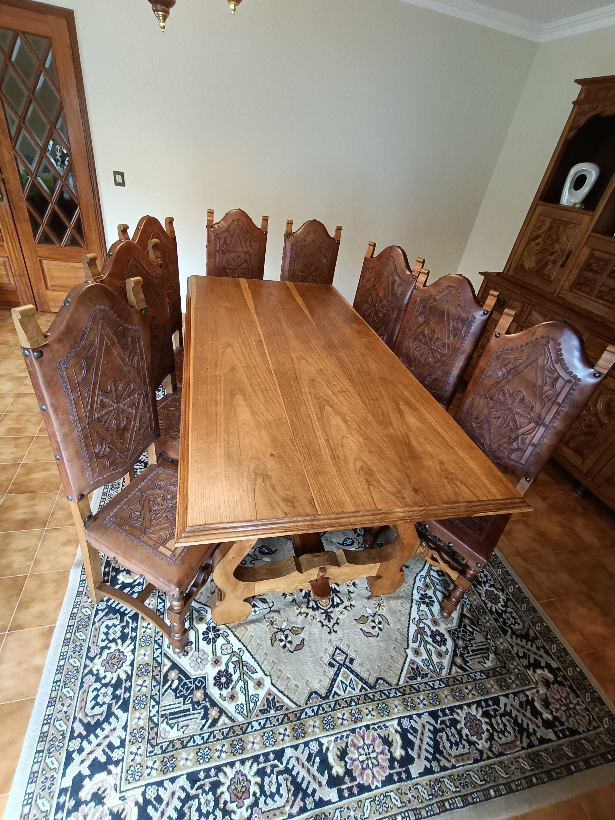 Oportunidade VINTAGE = Mesa + 8 cadeiras
