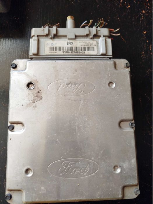 Блок керування двигуном 93AB12A650CB Ford Escort mk6 1.4
