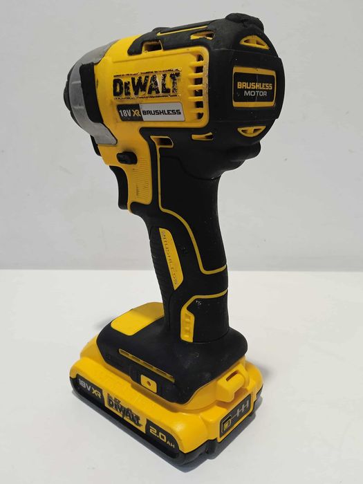 Zakrętarka DeWalt DCF787 18V
Stan bardzo dobry 100% sprawna.
W zestawi