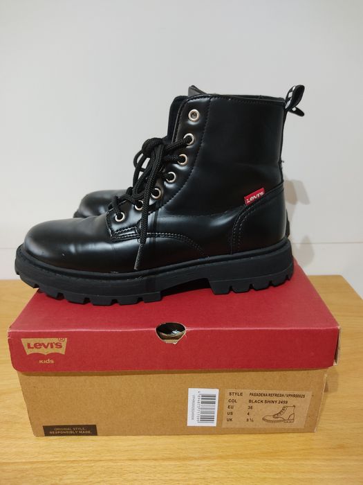 Botas Levi's de menina, também. 36