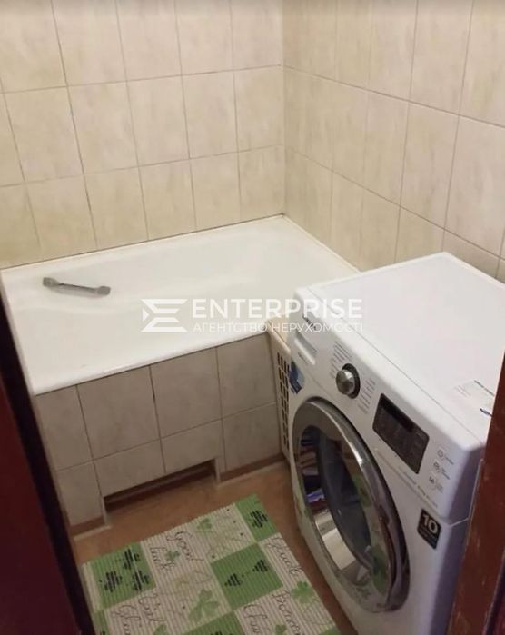 Продаж 2-к квартири з ремонтом та меблями  вул. Бальзака Троєщина