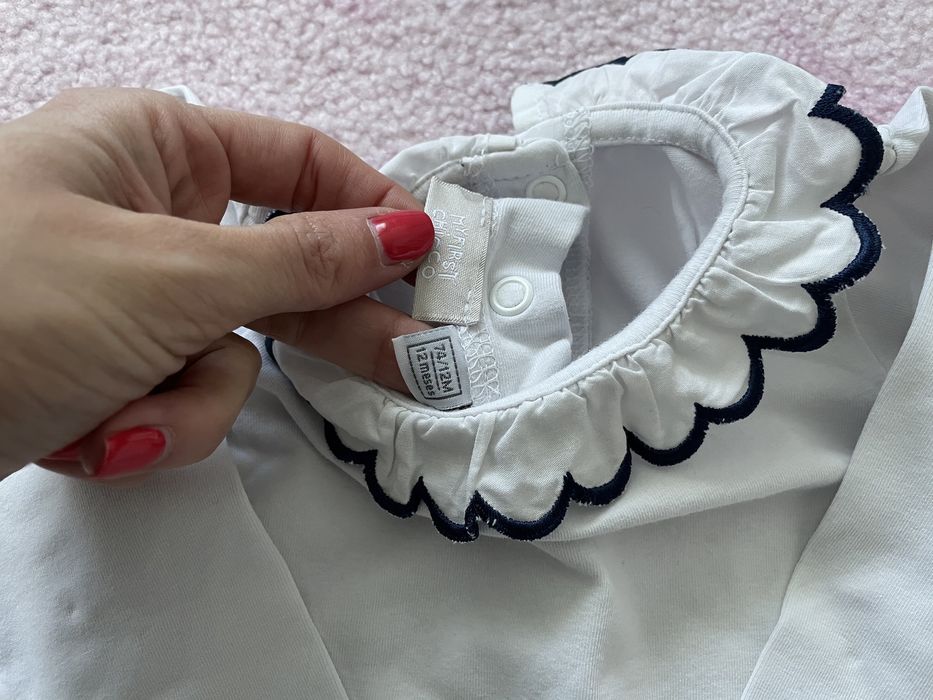 Body chicco com rebordo azul. 15 meses