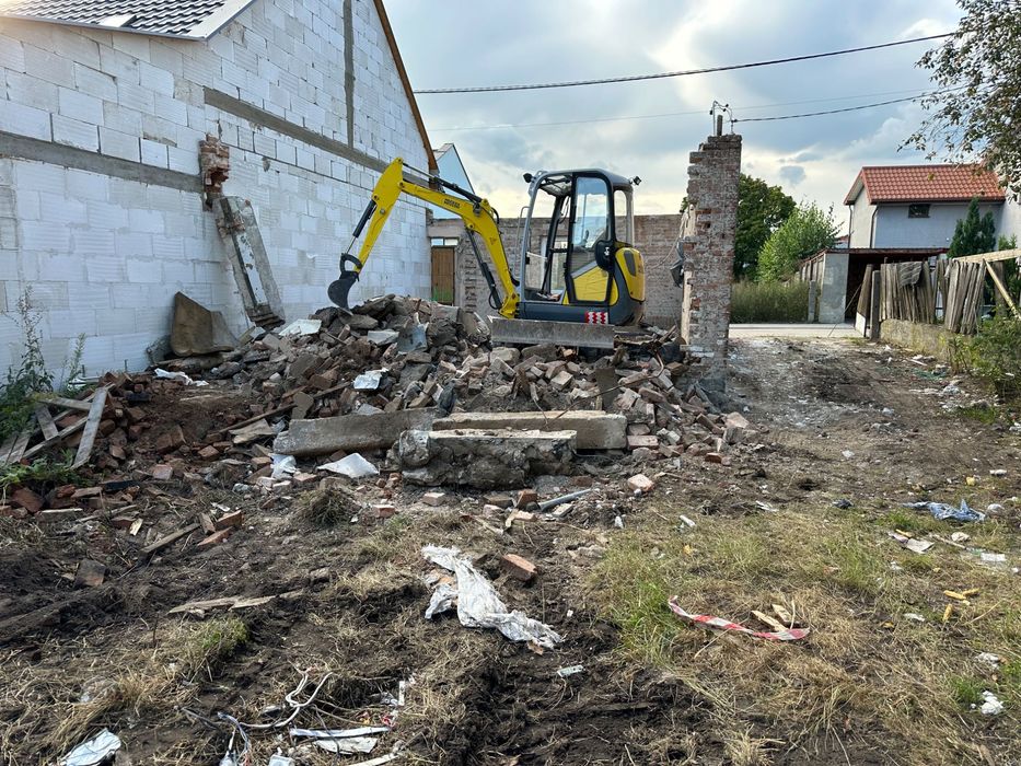 Prace ogólnobudowlane usługi minikoparką 2.5 tony