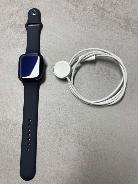 Apple Watch Series 7 (GPS) 45 mm - 32 gb + Carregador