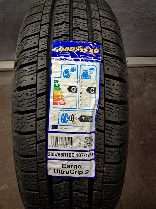 205/65R16C Nowe Opona Goodyear Ultra Grip 2 107/105T Zima Bus