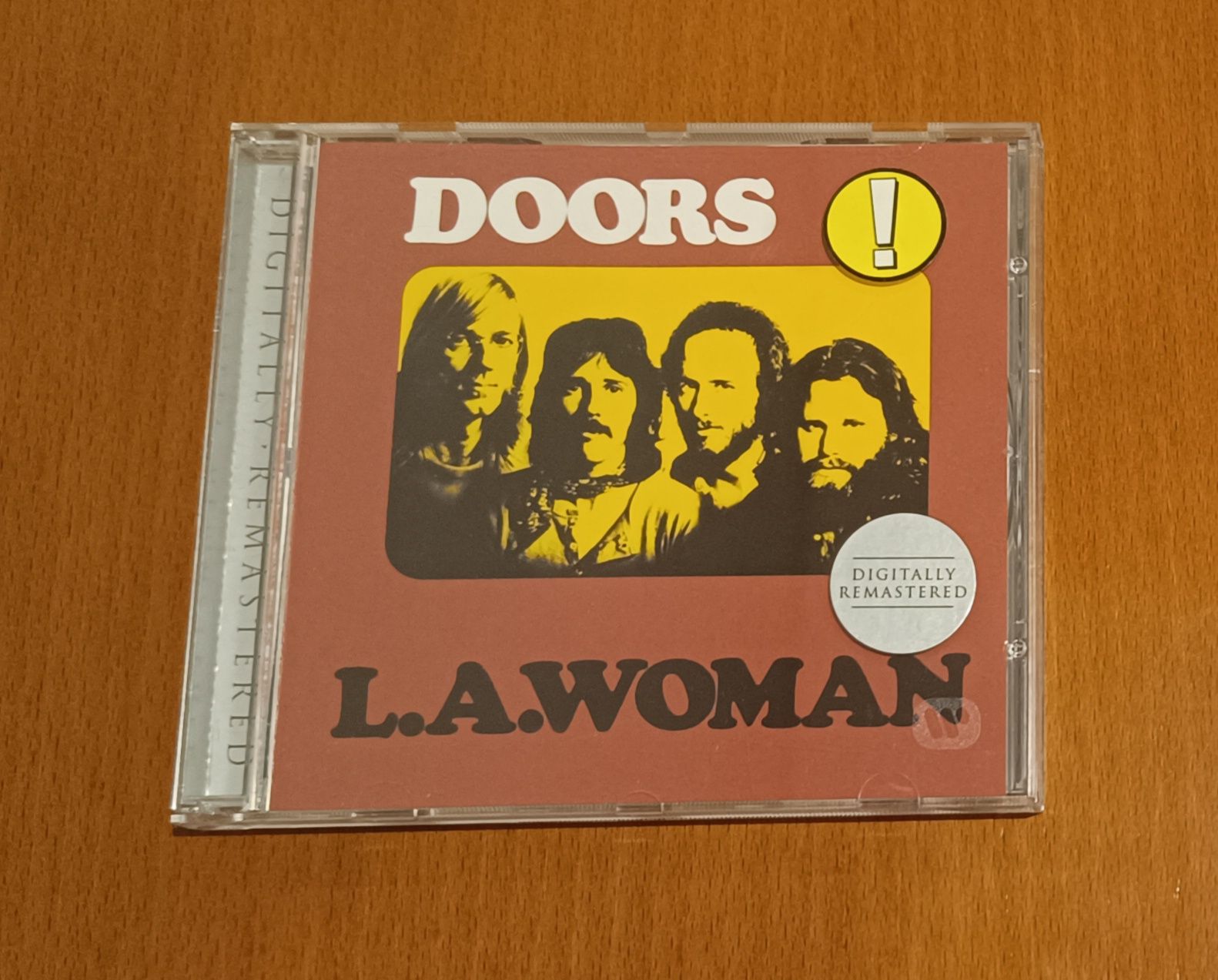 2 CDs de Doors e Le Tigre como Novos.