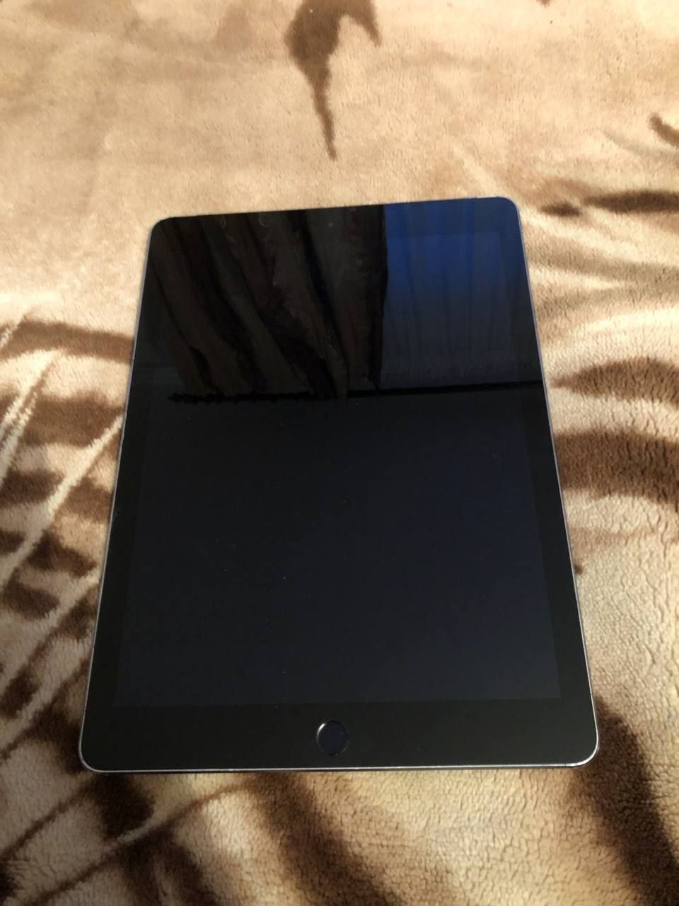 Продаю планшет Apple Ipad Air 2