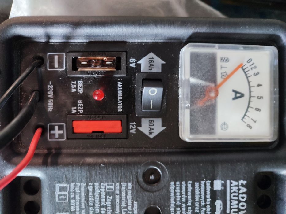 Prostownik samochodowy