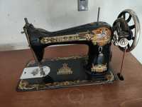 Máquina de costura antiga (marca Singer)