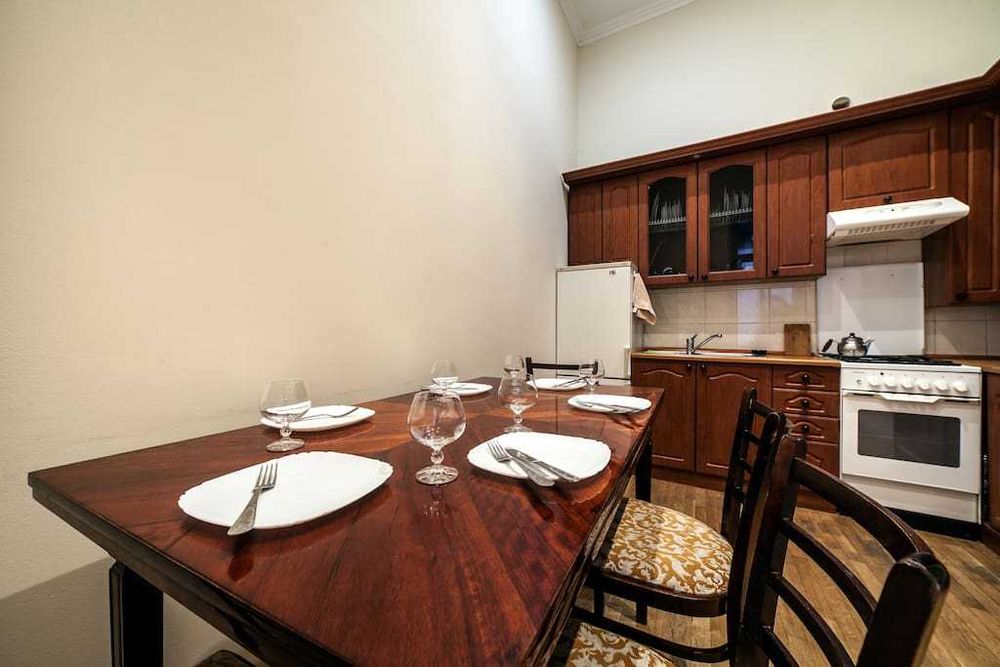 Подобово Львів .Власник.  2-кім квартира в центрі з балконом.