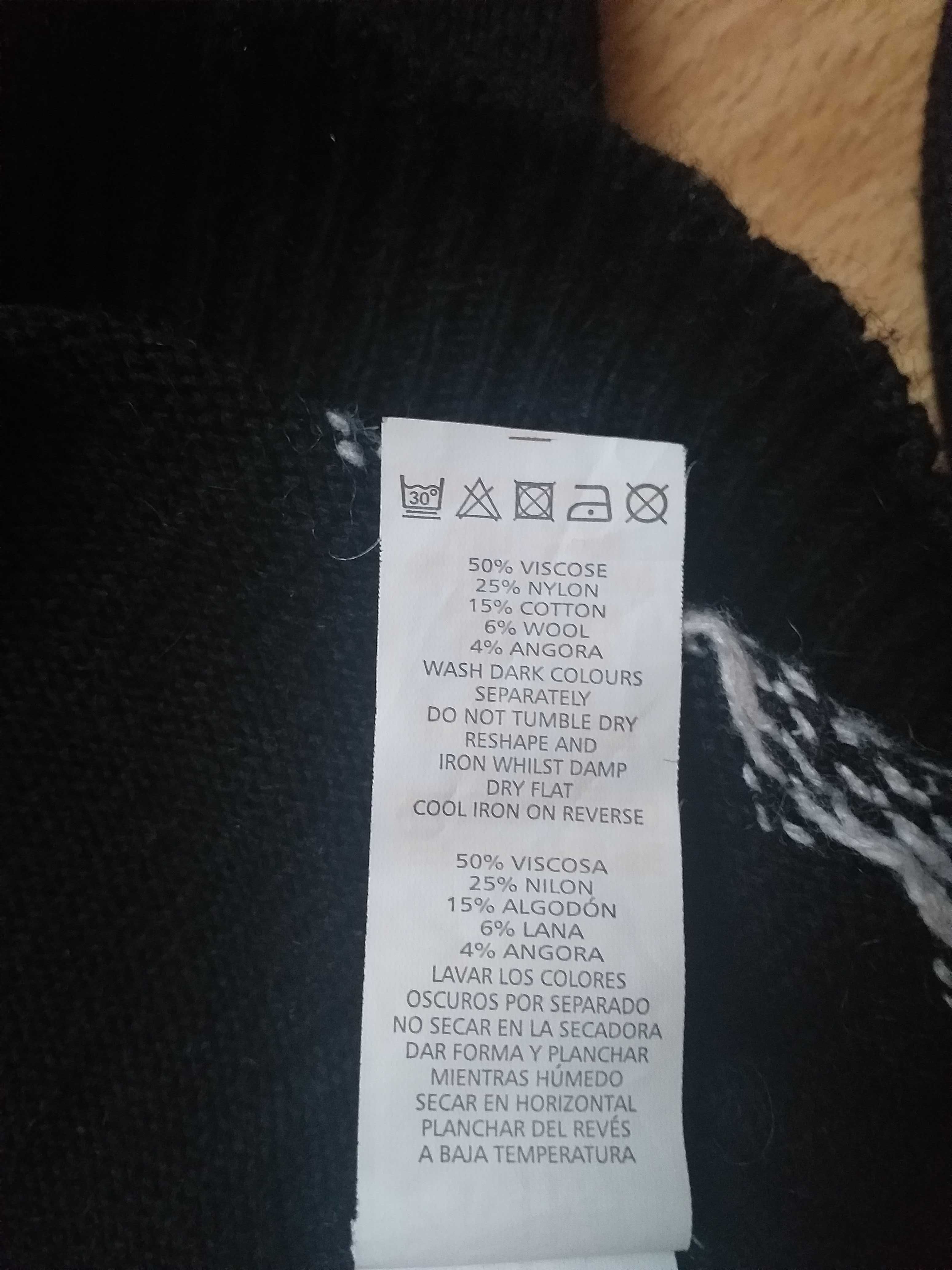 Czarny zimowy sweter na guziki Atmosphere r. 38