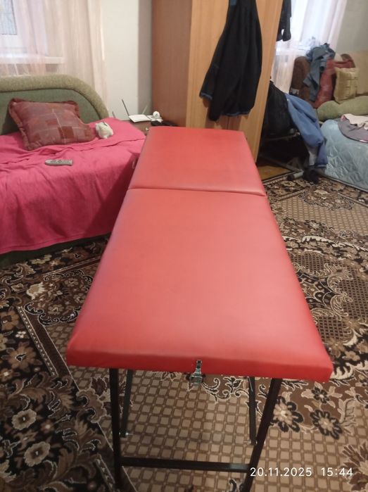 Кровать(кушетка) разклодная.